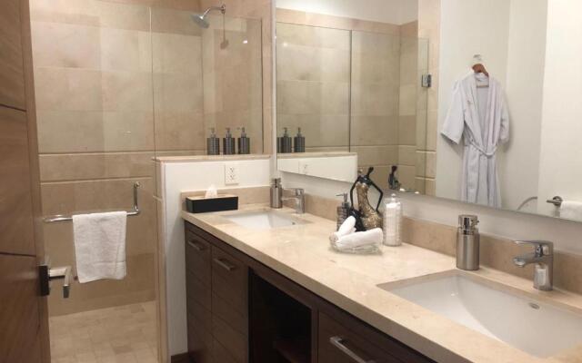 Deluxe Marina View Apartment