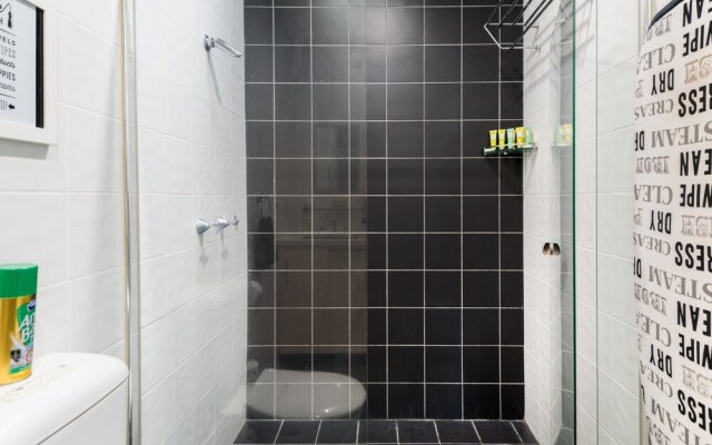 Studio 64 Oyster Bay Modern