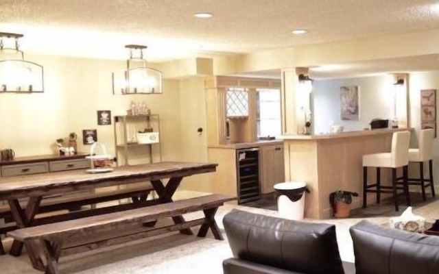 Calgary Cozy Home