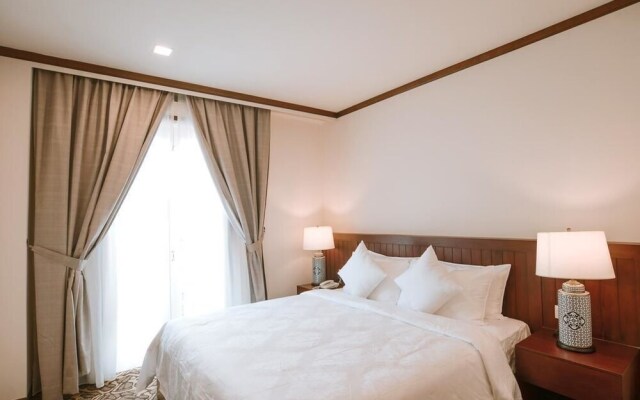 The Platinum Hotel & Suites