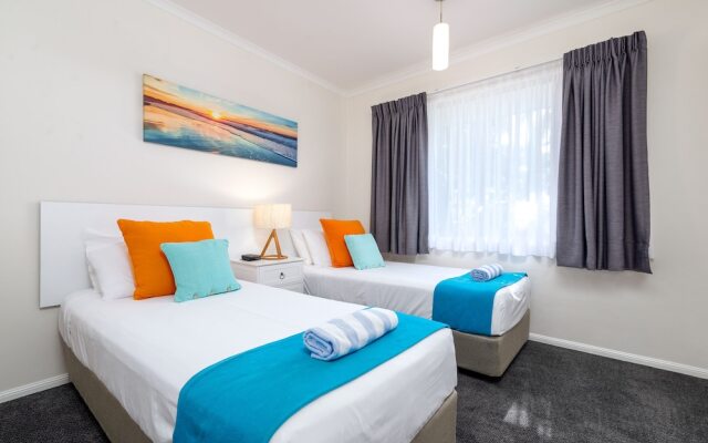 Seascape Holidays – 3 Reef Terraces on St Crispins