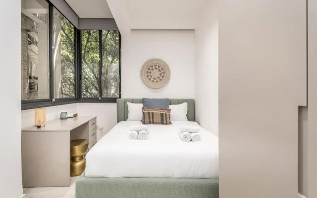 Gordon area - Deluxe 2bdr close to the beach
