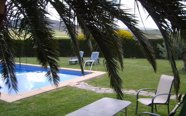 Cortijo El Puntal De Teba