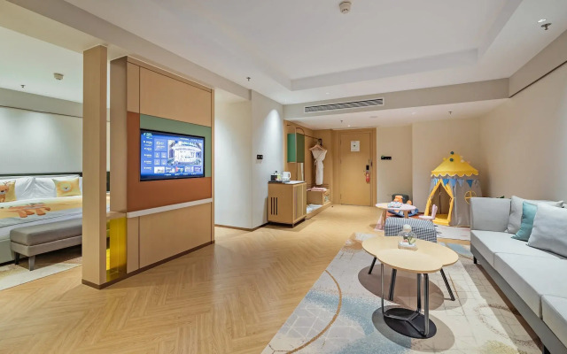 Holiday Inn Chongqing Guanyinqiao by IHG