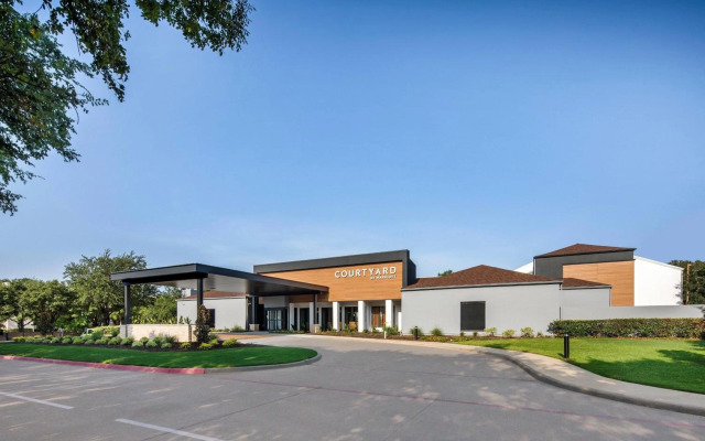 Courtyard by Marriott Addison Midway