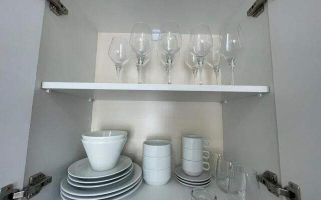 Leo Group Luxury Apartment 1834 Alliance Palace