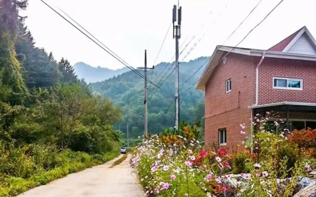 Wonju Gamaksan Hwangtobang Pension
