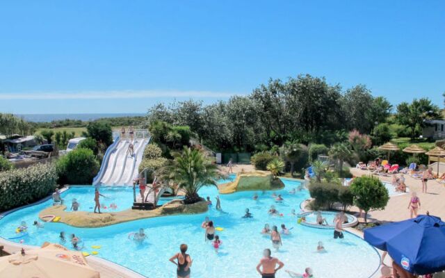 Les Petites Iles (PEI300)