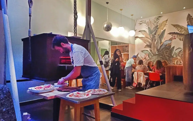 Avenue Hostel & Suites