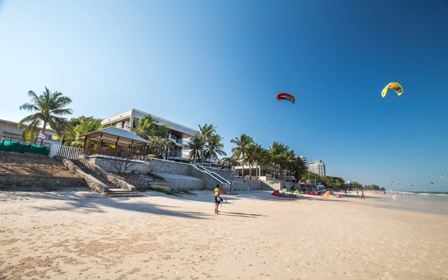 The Sea - Cret Hua Hin