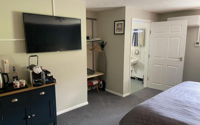Village Limits Bed & Breakfast Accommodation
