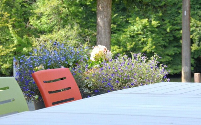 Child Friendly Holiday Home in Bouillon near River