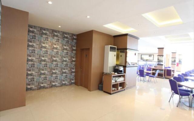 W Three Premier Hotel Lagaligo