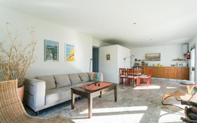 Casa de las Letrinas Baja