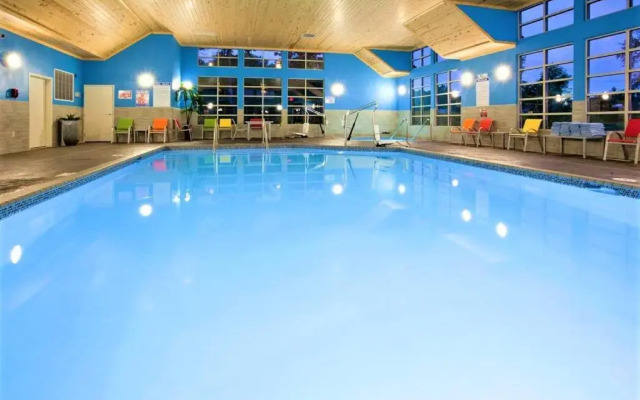 GrandStay® Hotel & Suites – Chisago City