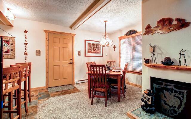 Tannenbaum Condominiums by Ski Country Resorts