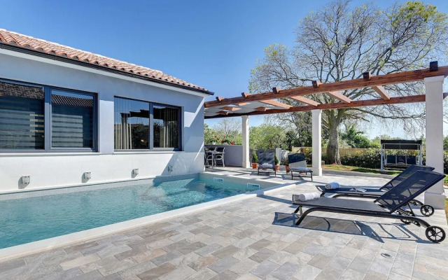 Exquisite Holiday Home in Galizana With Pool