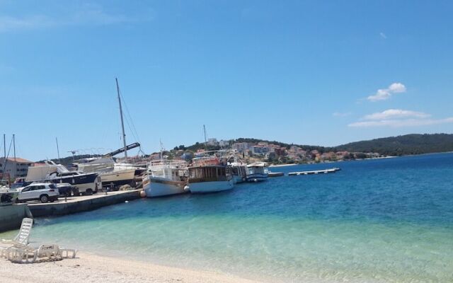 Eli - 150m From the Beach - A1