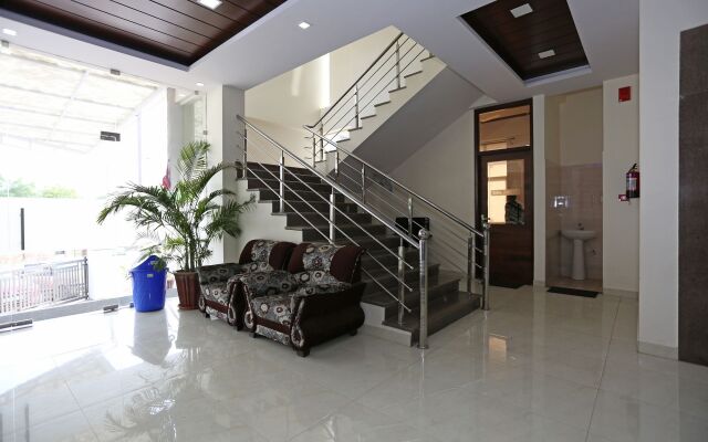 OYO 8425 Hotel Shiv Palace