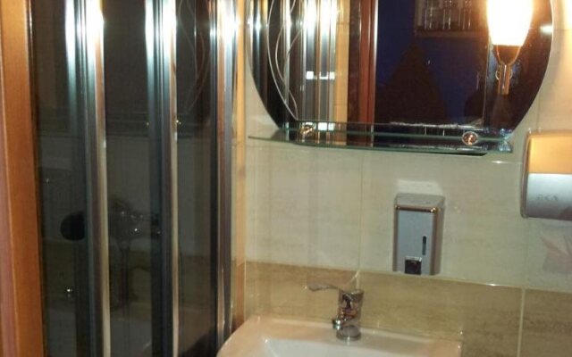 West13 Guest Rooms