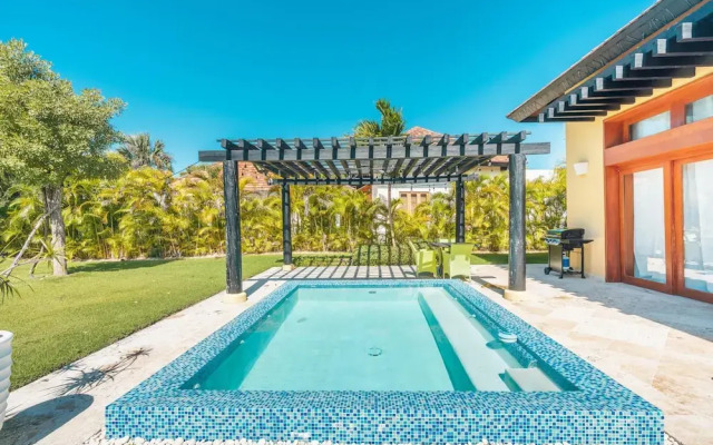 Tranquil Bungalow w Pool at Green Village Ca