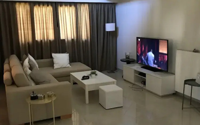 Charming 2-bed House in Kallithea