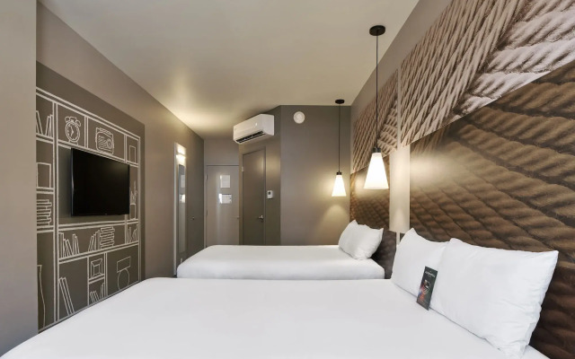 ibis Torreon