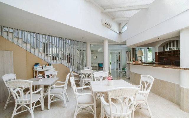 Alper Apartments