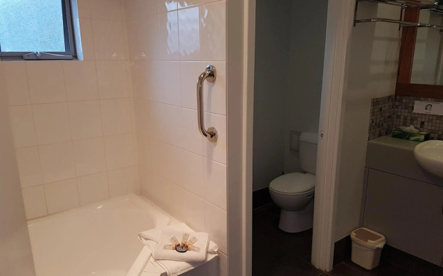 Adamsons Riverside Accommodation