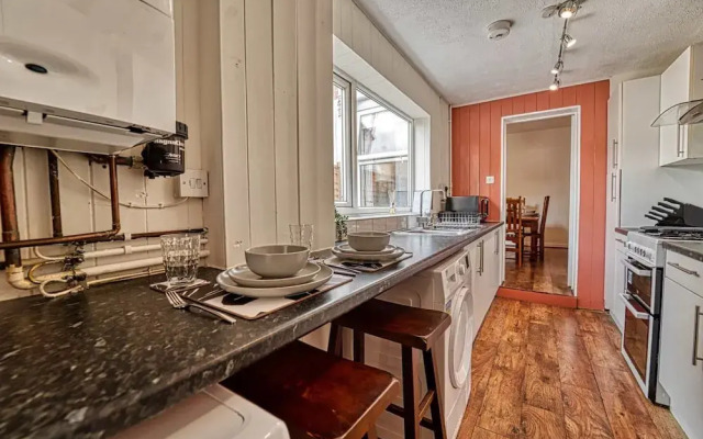 Host Stay Southfield Residence