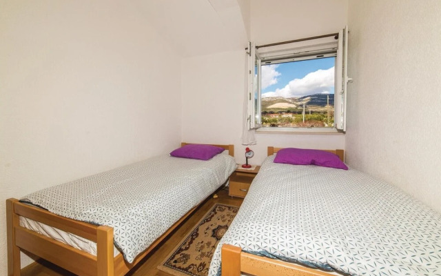 Beautiful Home in Kastel Novi With Wifi and 3 Bedrooms