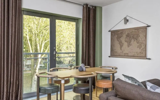 Bold Shoreditch Suites by Sonder