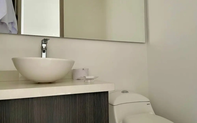 w Fantastic 3BR With Balcony in Laureles