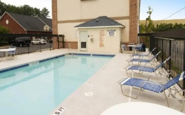 The Garden Inn Hotel