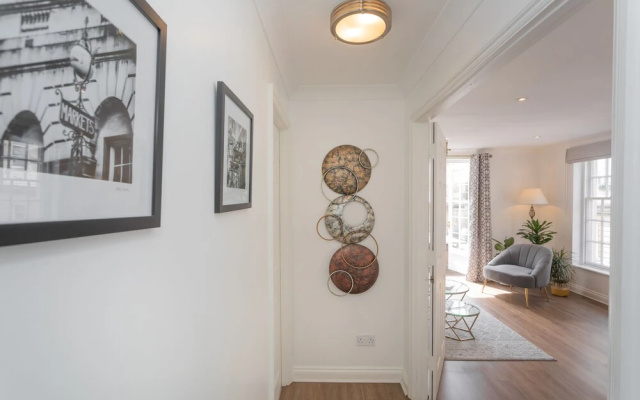 Crescent Mews
