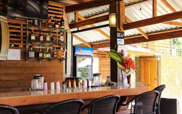 Rock Point Villas Vacations Rentals Sandy Bay, Roatan, Honduras.c.a