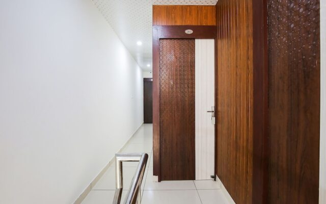 Spot On 47204 Royal Guest House