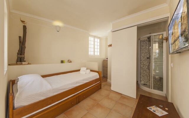 A34 - Oldtown Central Bedroom