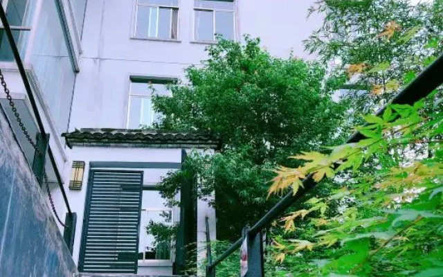 Herun Shijia Holiday Hotel