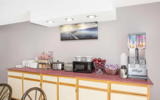 Super 8 Springdale AR