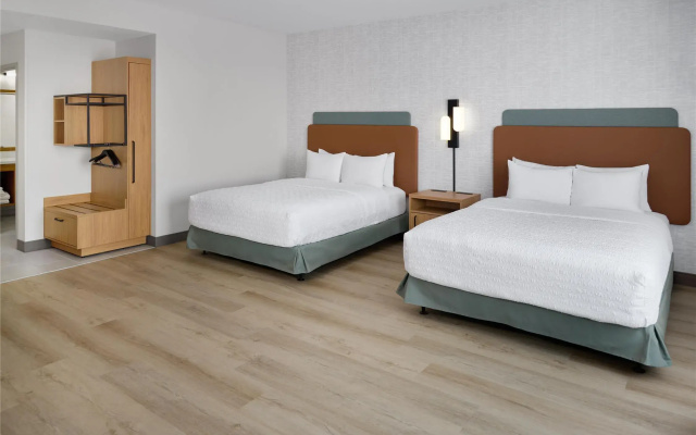 Hampton Inn by Hilton Midland West