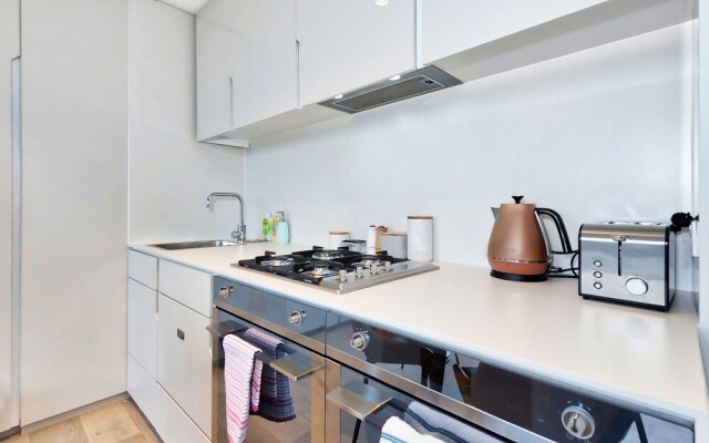 5-Star Lux in the Centre of Conveniences