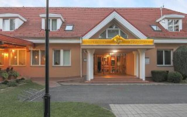 Lipa Hotel és Étterem