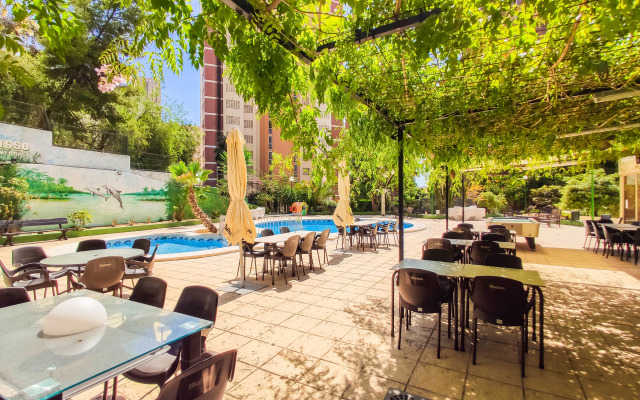 Picasso Apartments