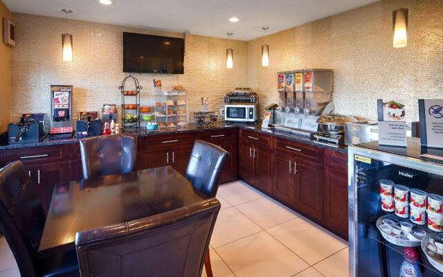 Days Inn by Wyndham St. Charles IL