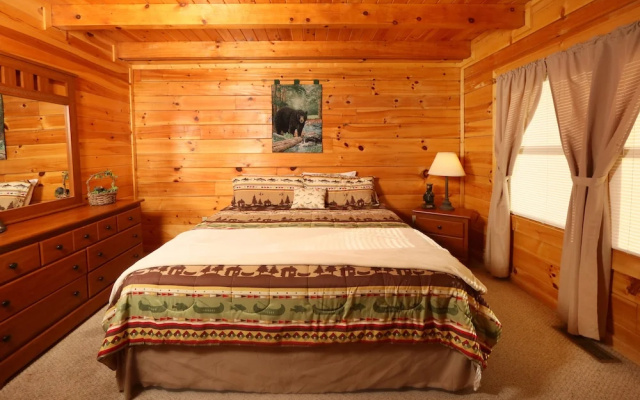 Bear Heaven - Two Bedroom Cabin