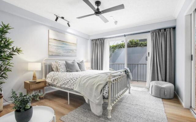 Canberra Heights Unit Two 35 Canberra Tce Kings Beach