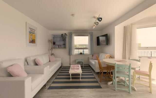 1 Quayside Court