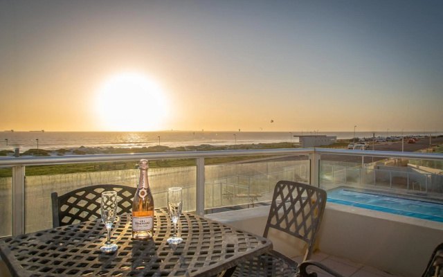 Spectacular Beachfront Apartment 3 Bedroom C101 Sea Spray
