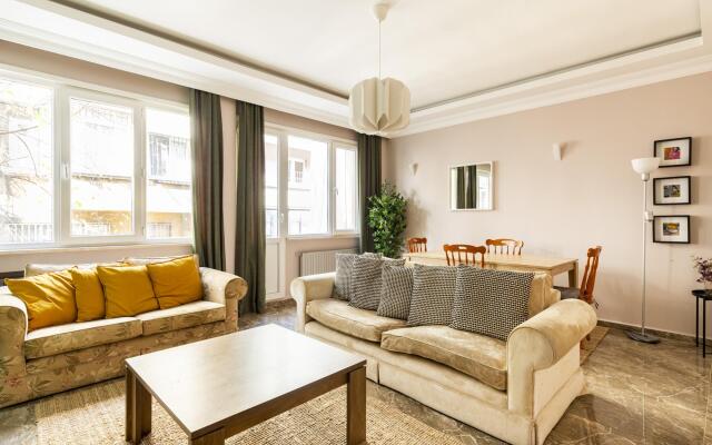 Missafir Modern and Central Flat in Nisantasi